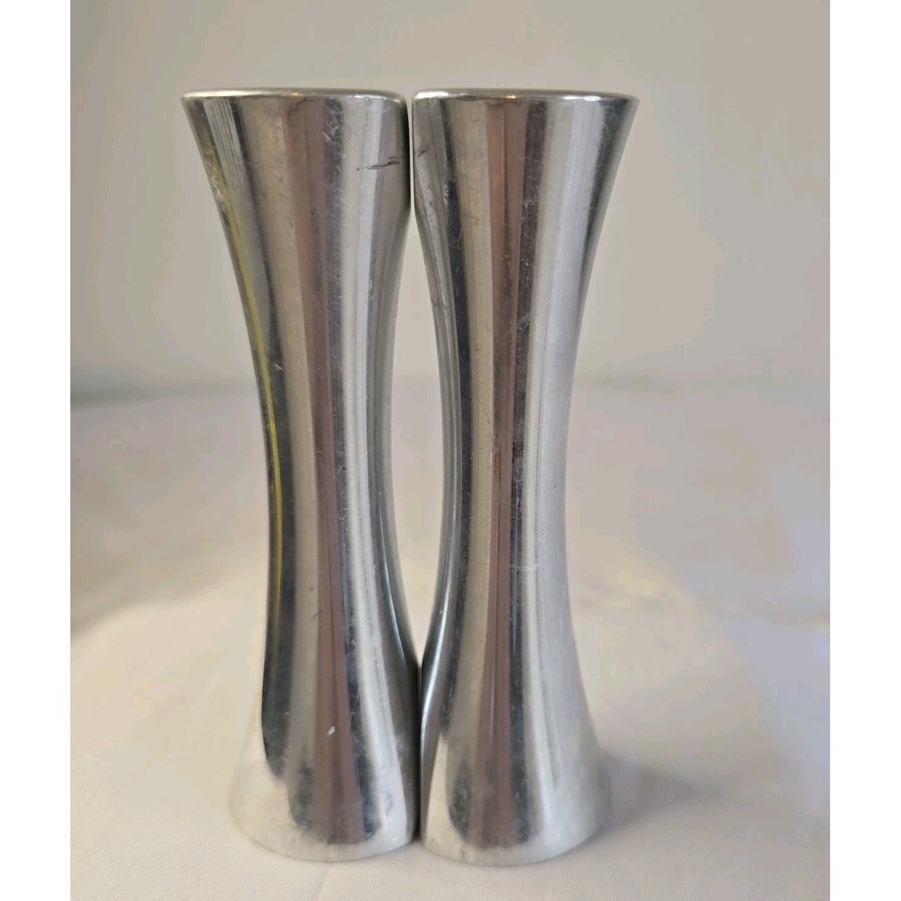 Nambe 6086 Kissing Salt and Pepper Shakers w Stoppers Metal Alloy 1996